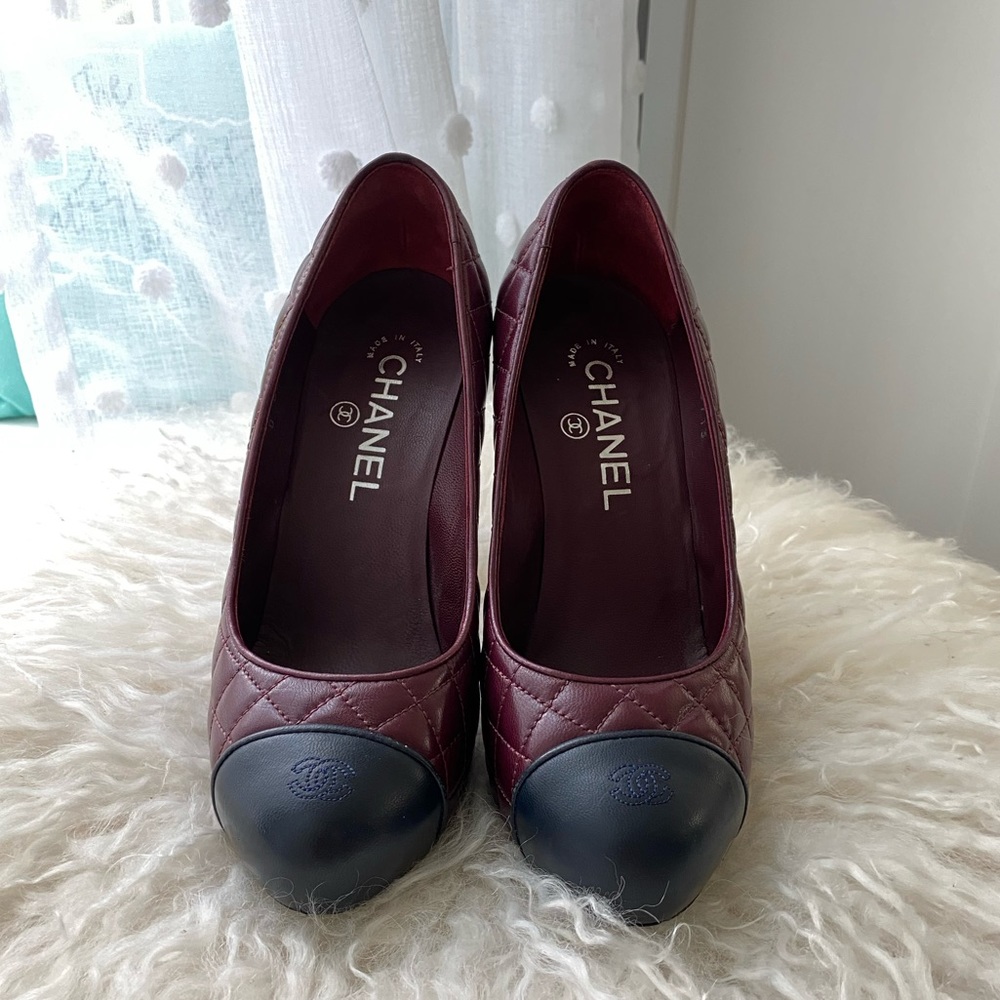 Chanel Quilted Cap Toe Pumps Sz 37